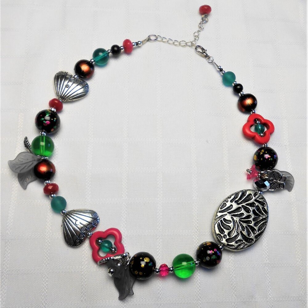 No594 Beautiful handmade mixed necklace and earrings - Picture 2 of 7